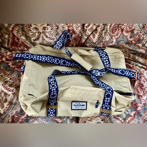 Dakine Sherpa duffle bag 53L